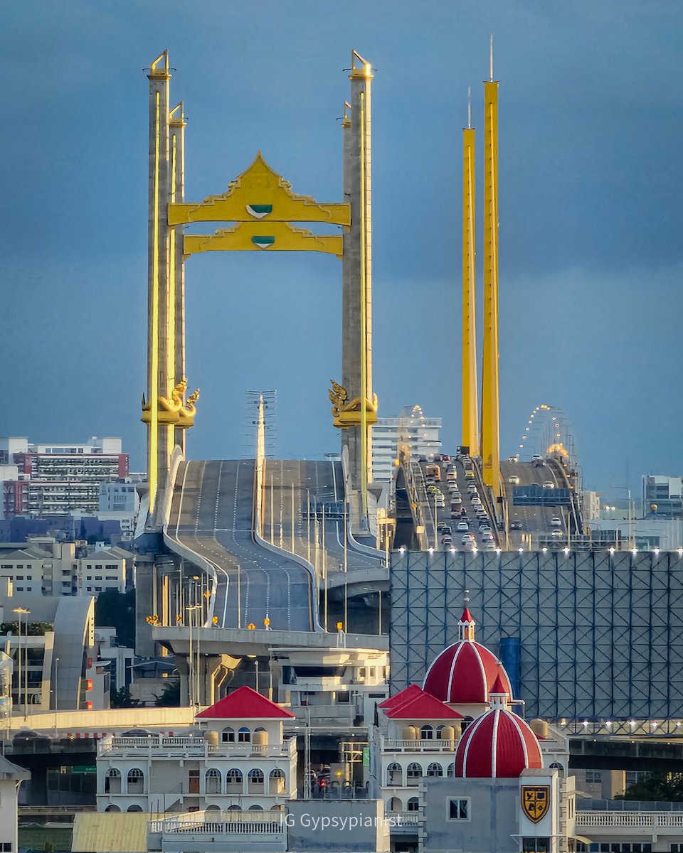 อะไรข้ามได้...ข้าม อย่าคิดมาก
📍ถ่ายจากมุมระเบียงบ้านเพื่อนแถวถนนจันทน์ค่ะ 

IG Gypsypianist 
<a href="/ReviewThailand_/">Review Thailand</a>
 #กรุงเทพ #bangkok