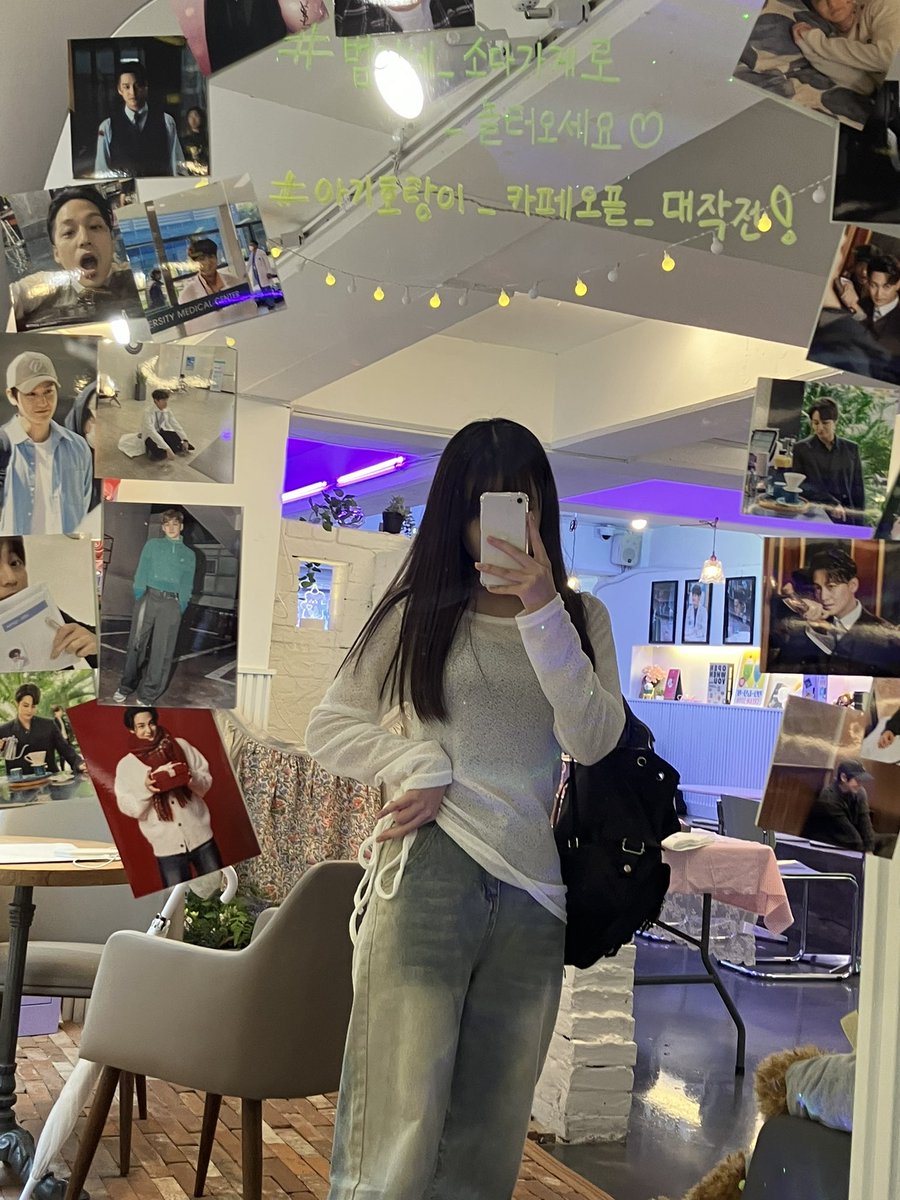 09horangbeom's tweet photo. 사실 범생카는 처음이라,, 흐흐
카페 갈 때 혹여나 카페 내부가 좁을까봐 걱정 되었는데 전혀 좁지 않고 인원이 많아서 인기가 대따 많구나 싶엇어요!!ㅋㅋ 트친님들도 많이 뵈었고 넘 조앗어요,, 기회가 된다면 다음에도 열어주세요,,❗️

#범이네_소다가게로_놀러오세요
#아기호랑이_카페오픈_대작전 https://t.co/TUgKGxPW2s