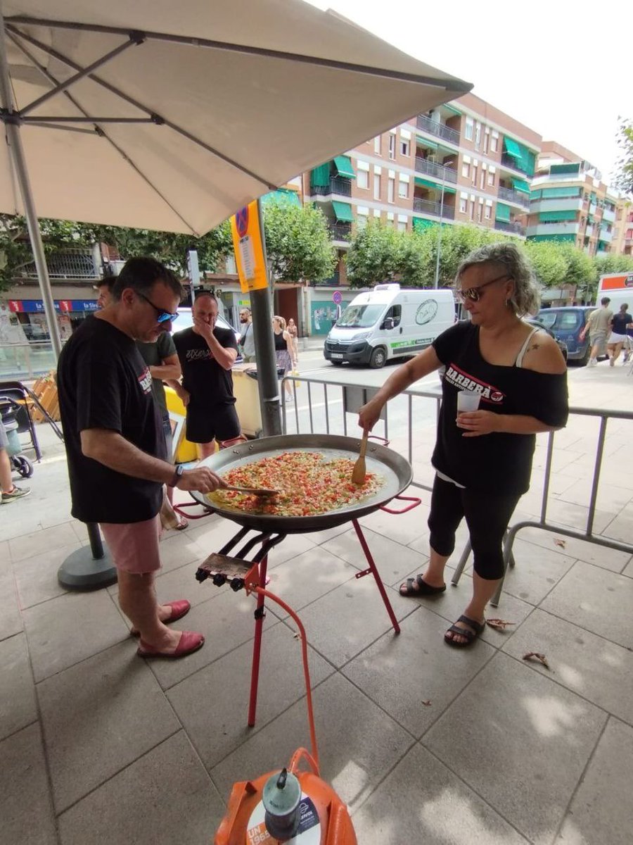 eabCUP's tweet image. Moltes gràcies a totes les que heu fet possible un nou dinar #FMBdV24 de l’EAB-CUP. Els diners recollits els destinarem al recurs judicial que hem presentat pel procés instal·lació benzinera al costat Escola M. Martí i Pol, Llar Infants La Blava i comunitat veïnal Parc Europa ✊🏽