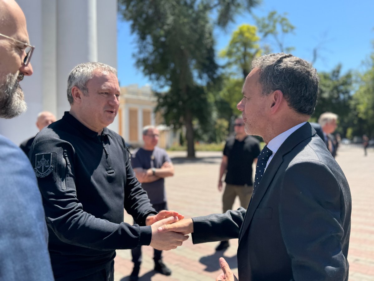 AndriyKostinUa's tweet photo. Ukraine highly appreciates the Netherlands’ commitment to upholding fundamental European values and continuous support for justice, peace, and democracy. I was honored to convey our gratitude to the Minister of Foreign Affairs of the Kingdom of the Netherlands @CasparVeldkamp. 

Under the initiative of the 🇳🇱, the Dialogue Group on Accountability for Ukraine was established. We also deeply value the Netherlands’ leadership in the Working Group regarding the implementation of Point 7 of Ukraine’s Peace Formula—‘Restoring Justice.’ 

Today, I want to thank the Government of the Netherlands for the decision to provide us with a mobile forensic laboratory. This modern equipment, along with the training in forensic analysis, is invaluable to our efforts to investigate over 130,000 war crimes committed by Russia on Ukrainian soil and to hold the perpetrators accountable.

Thank you for standing with us #OnTheFrontlineOfJustice. 🇳🇱🇺🇦