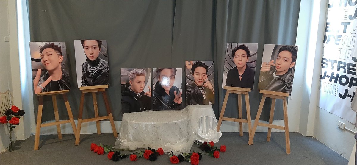 Sunanth_96's tweet photo. งานดีมากเลยค่ะ🍭 มุมถ่ายรูปน่ารักๆเยอะมาก lucky draw ฉ่ำๆ🥳 ขอบคุณทีมงานทุกคนที่จัดงานดีๆแบบนี้นะคะ💜 #11yearsofProofandPromise https://t.co/oQeHUUZcmU