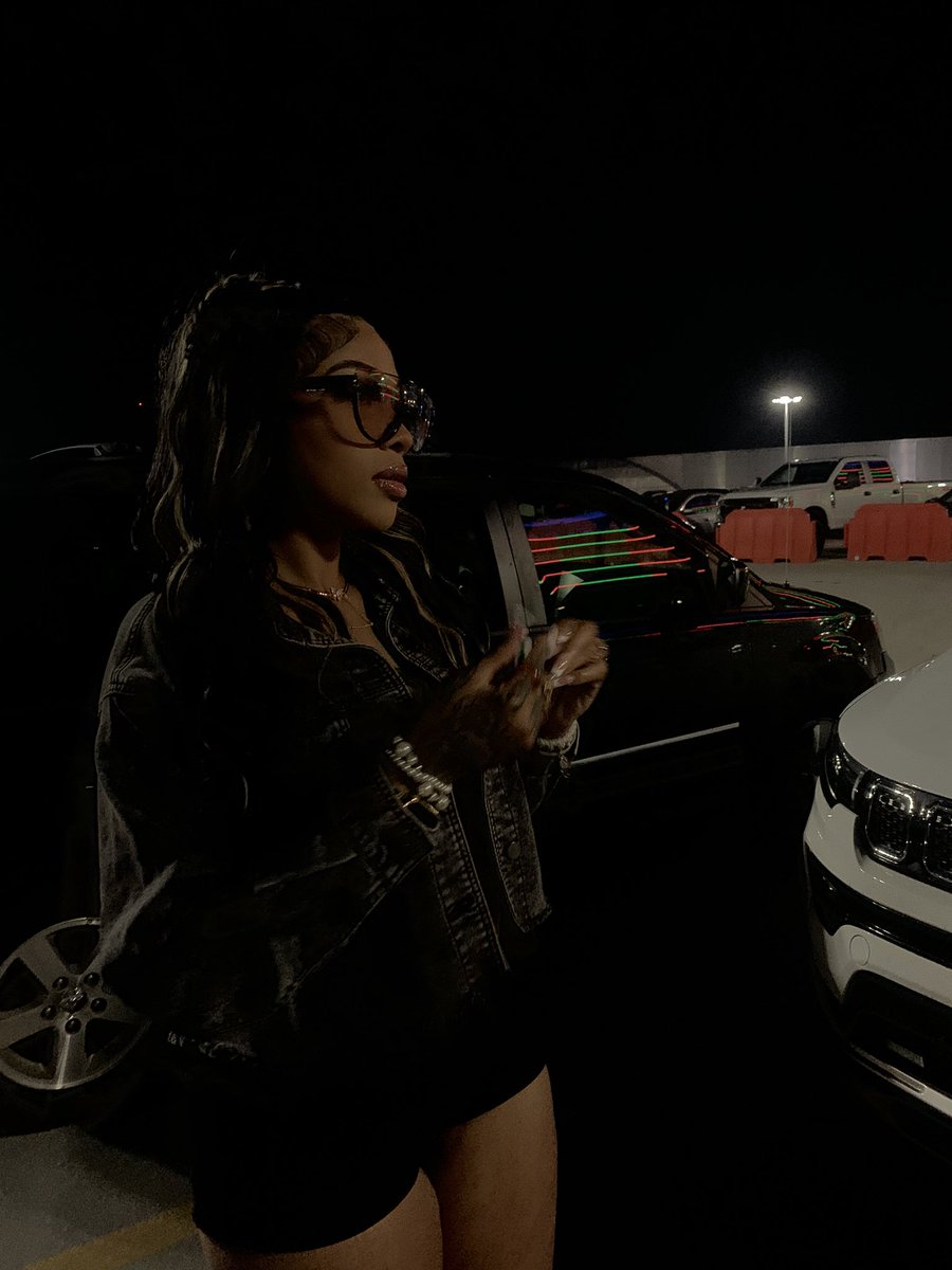 __thereallk's tweet photo. I just wanna get to you 🖤 https://t.co/BJ8ySdoFfZ