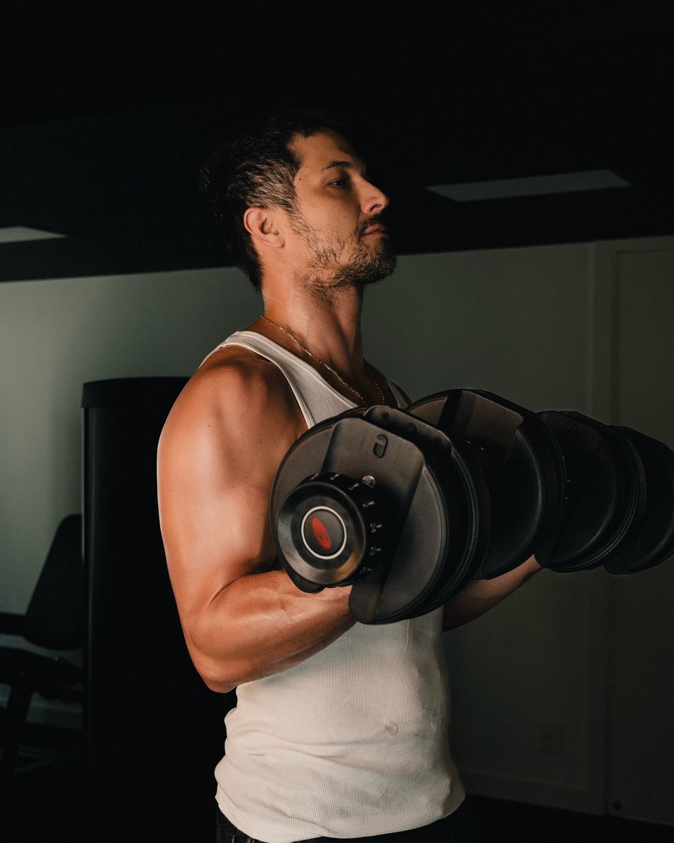 InfosRomuloE's tweet image. Romulo postou novas fotos do ensaio fotográfico pra a GQ Brasil! 📸 Robert Carraco