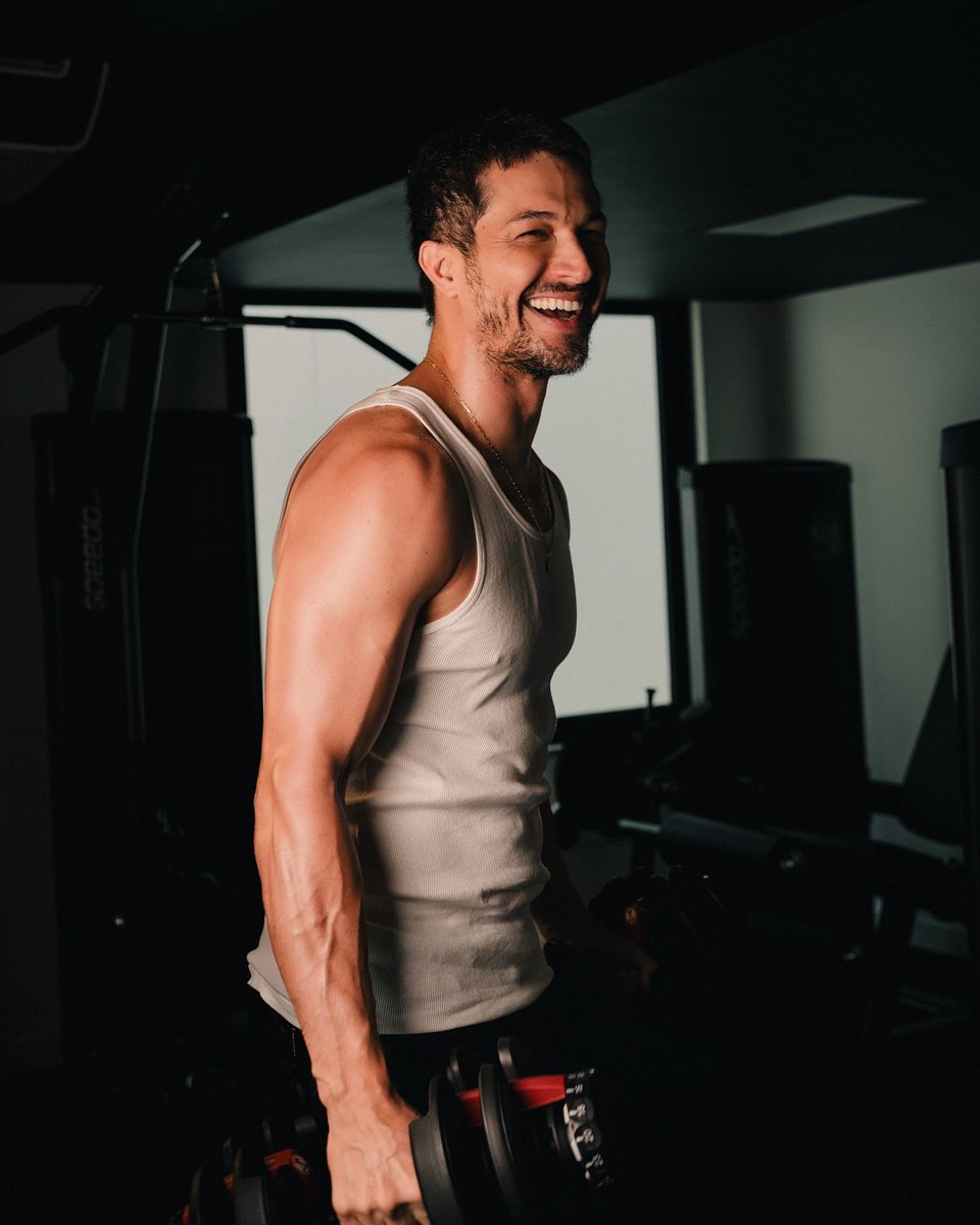 InfosRomuloE's tweet image. 📲 | Romulo via Instagram: “o esporte me salvou tantas vezes. 
sempre presente na minha vida, meu refúgio e fonte de força.

falei um pouco disso pra gqbrasil e o link tá na bio. 🤍”