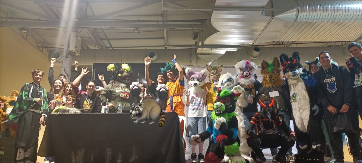 UnknownWess's tweet photo. A few months ago I hosted a panel at a local convention, Furry101.
Although we had some tech difficulties, this panel was probably the most successful out of every activity that took place there and it was thanks to everyone who decided to join us in stage.

I'm proud of this. https://t.co/1ziYdhhn66