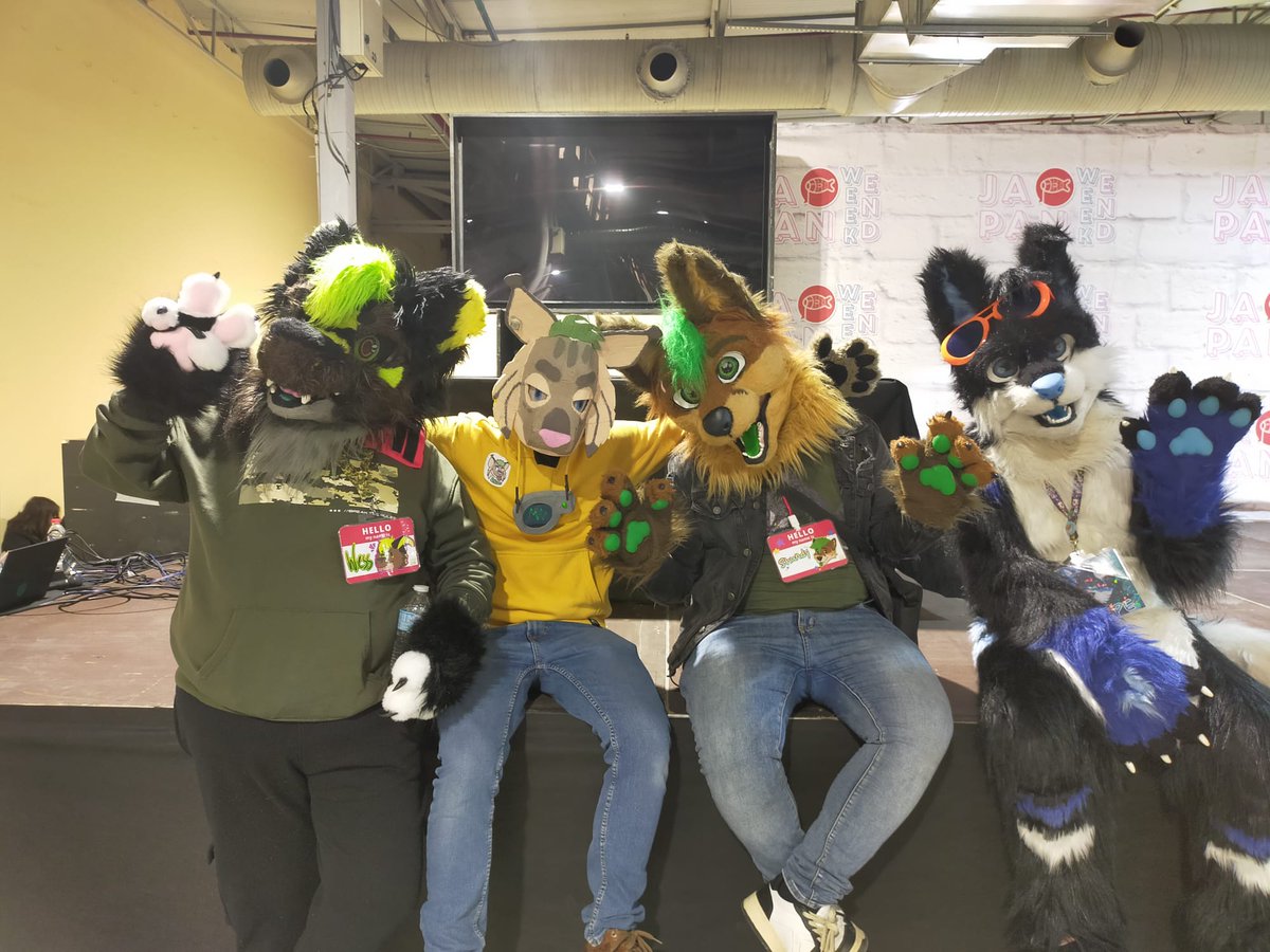 UnknownWess's tweet photo. A few months ago I hosted a panel at a local convention, Furry101.
Although we had some tech difficulties, this panel was probably the most successful out of every activity that took place there and it was thanks to everyone who decided to join us in stage.

I'm proud of this. https://t.co/1ziYdhhn66