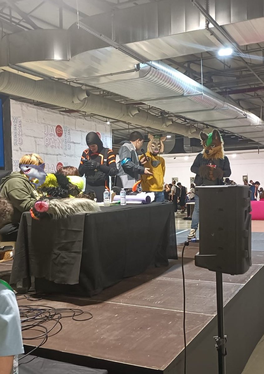 UnknownWess's tweet photo. A few months ago I hosted a panel at a local convention, Furry101.
Although we had some tech difficulties, this panel was probably the most successful out of every activity that took place there and it was thanks to everyone who decided to join us in stage.

I'm proud of this. https://t.co/1ziYdhhn66