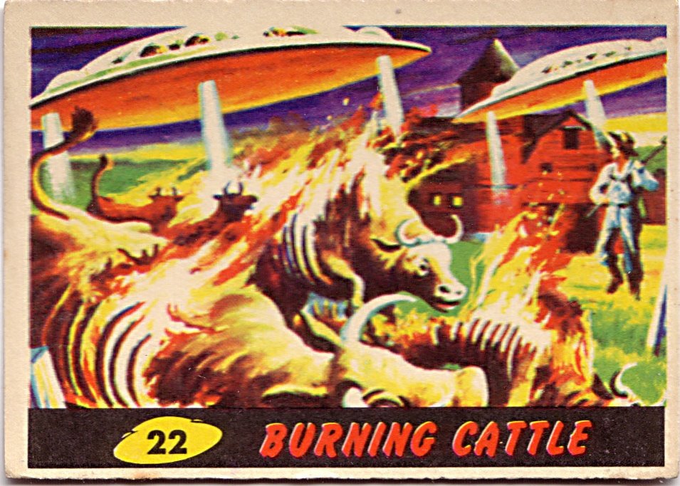 Roybattyforever's tweet photo. Cuando Tim Burton era un niño, descubrió unos cromos que describían una invasión alienígena de marcianos en la tierra.

Varias décadas después, adaptó estos cromos en "Mars attacks!"(1996)

Aquí tenéis los 55 cromos originales que inspiraron la enorme película de Burton.

Hilo👇 https://t.co/LZH4qFYh7A