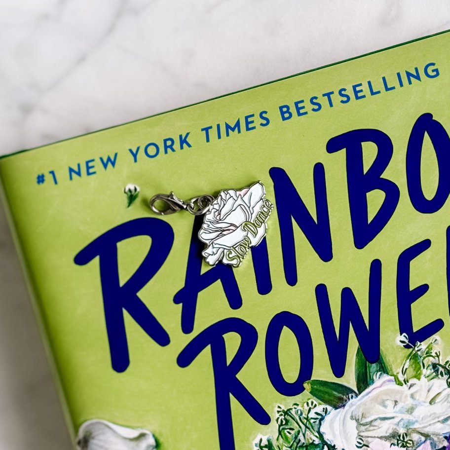 avonbooks tweet media
