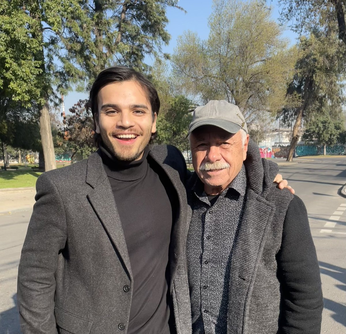 Martín Ortiz Vásquez (@martin_ortizz) on Twitter photo Había que inmortalizar el momento con don Carlos Humberto ⚪️⚫️ Había que inmortalizar el momento con don Carlos Humberto ⚪️⚫️