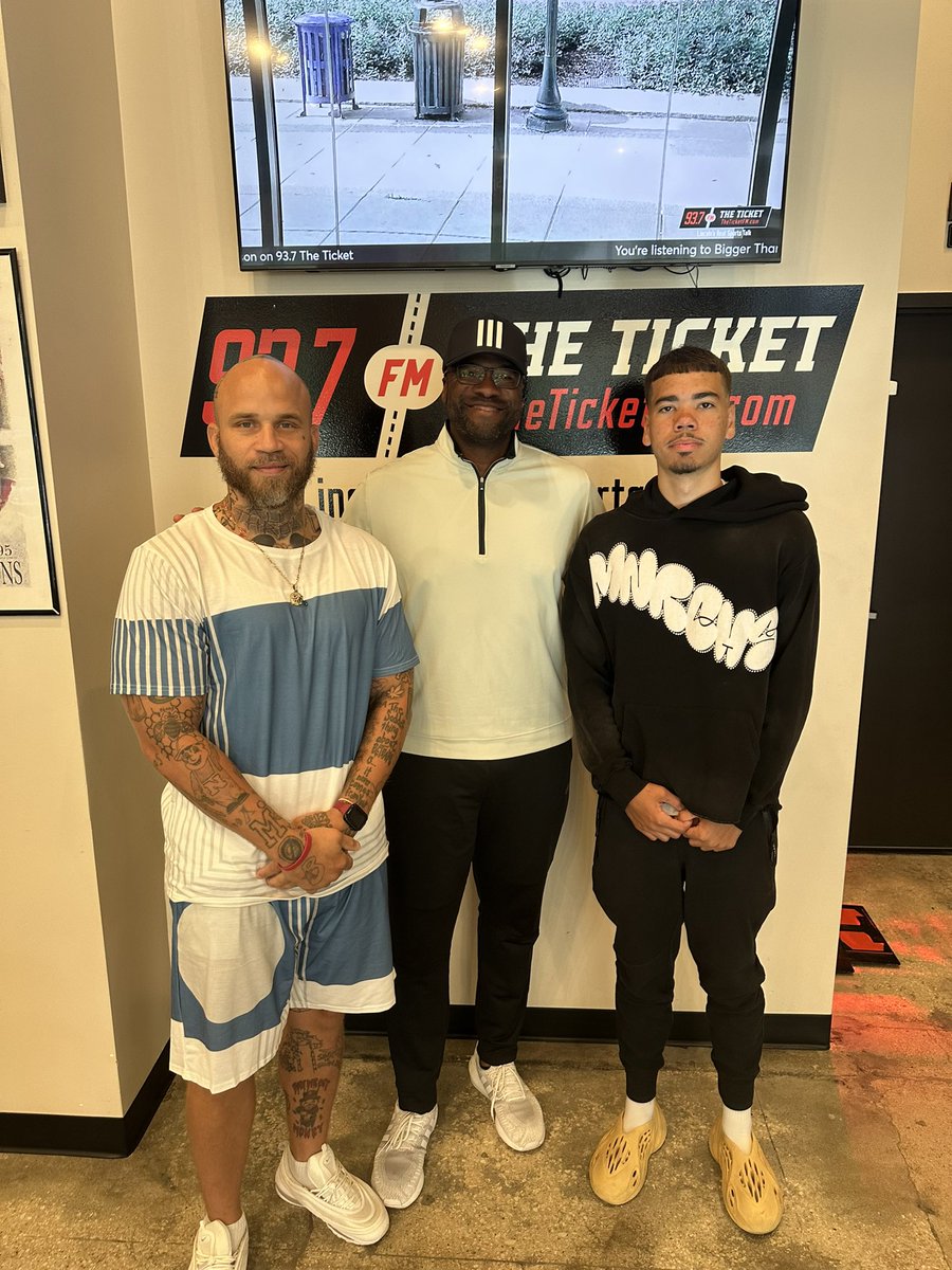 BHSproductions's tweet image. I appreciate scholar Willis and H.O.N.E.S.T.Y Project (Lincoln) Founder Clay Anders being on @937TheTicket ‘Bigger Than the Score.’ Tremendous insight to grow from. 

Support if you can their Park Takeover with @camwilderr.
 #RelationshipsMatter #AllGoodThings #LoveIs