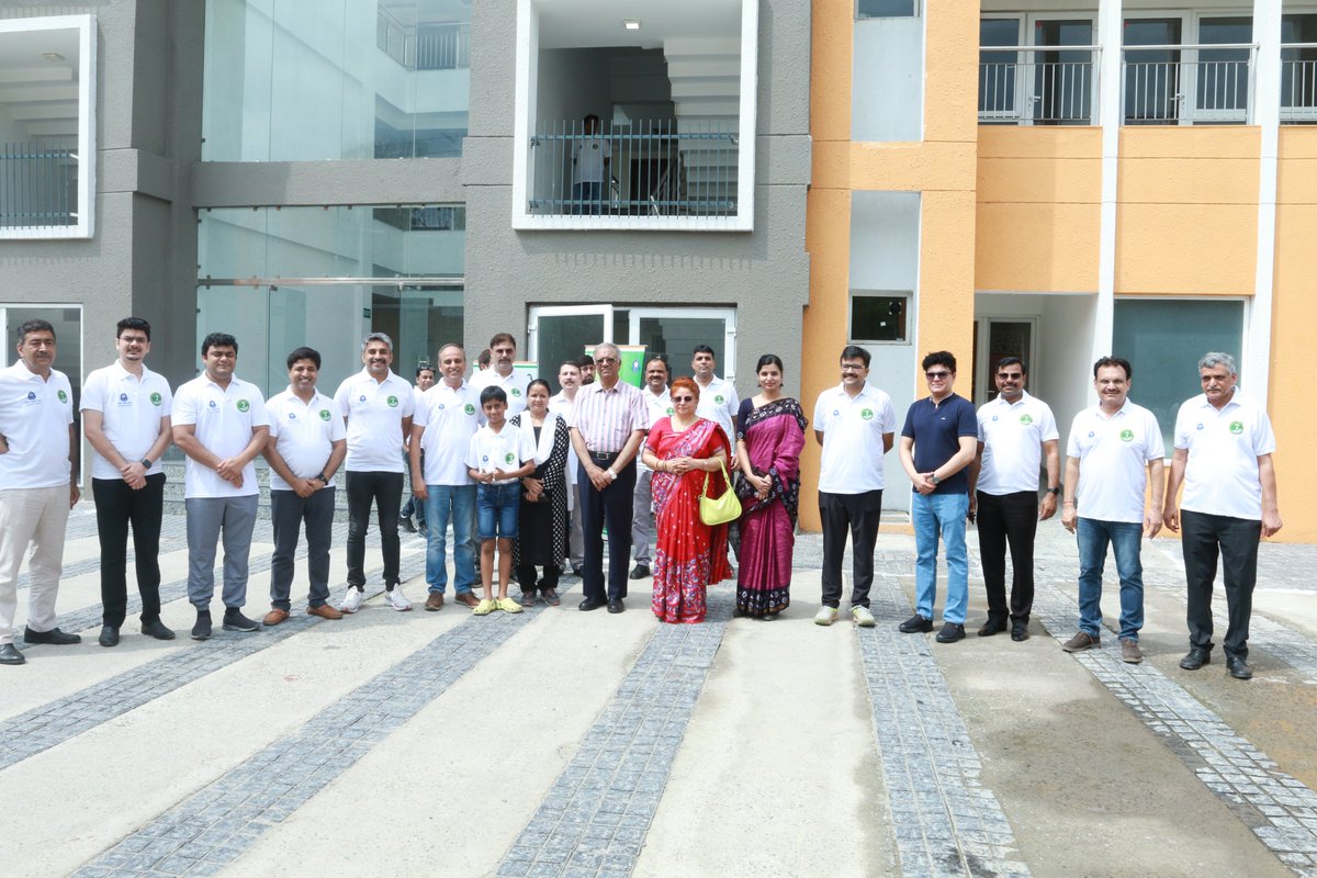 cgstdelhizone's tweet photo. Celebrating #7YearsOfGST, CGST Delhi Zone organized a tree plantation drive at CITRA Heights, led by Pr. Chief Commissioner Sh. Rajesh Sodhi. This green initiative not only promotes environmental sustainability but also raises awareness about the importance of GST. @cbic_india https://t.co/wDlB4Sl3Cy