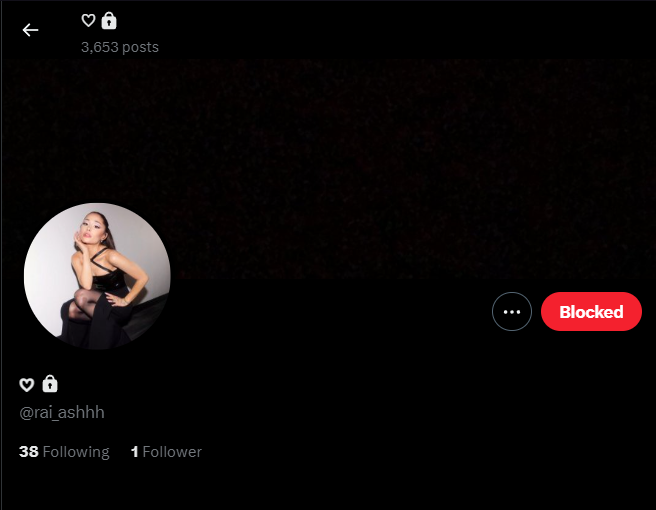 rsmails99's tweet photo. BOGUS BUYER!!

transact at your own risk. 

usr: @simikeu1115 
other accnt: @rai_ashhh

May nakausap ako na isang seller na nagreply daw siya ngayon doon pero wala talaga siyang update ngayon sa balance niya. I decided to close the transaction since nakakapagod talaga siya habulin for payment niya. I will not delete the thread. 

Transact at your own risk. If ayaw niyo maging abonado at mamoroblema sa supplier I suggest na you don't transact sa taong ito.