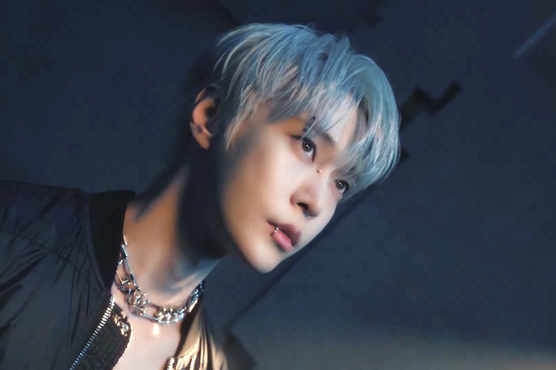 do0_lluvia's tweet photo. 도영 백금발 피어싱 스타일링🫠🫠🫠🫠🫠 https://t.co/ZfkdUZ0ljD