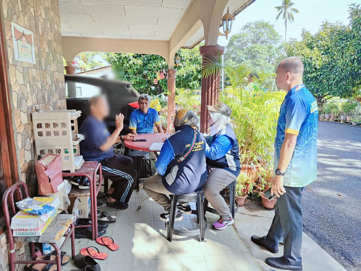 DOSMN9's tweet photo. Ahad, 7 Julai 2024

Bagi Daerah Port Dickson, pelaksanaan banci dimulakan di beberapa tempat kediaman di Kawasan Kg Teluk Kemang &amp; Jalan Teluk Kemang, Port Dickson.

#StatsMalaysia 
#DOSMNegeriSembilan 
#teamstats9 
#BP2024
#BPPortDicksonBoleh https://t.co/DikmAIB9sT