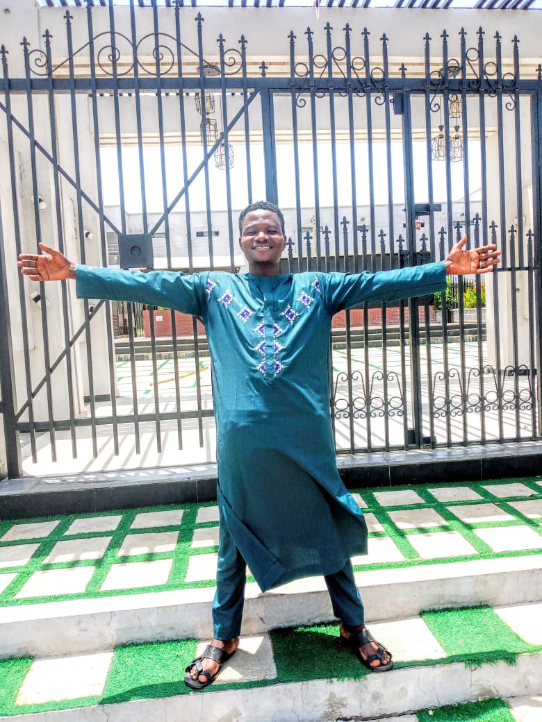 mubarack_siloda's tweet photo. 𝙰𝚕𝚑𝚊𝚖𝚍𝚞𝚕𝚒𝚕𝚕𝚊𝚑 𝚏𝚘𝚛 𝚊𝚗𝚘𝚝𝚑𝚎𝚛 𝚢𝚎𝚊𝚛 𝚒𝚝'𝚜 𝚖𝚢 𝚋𝚒𝚛𝚝𝚑𝚍𝚊𝚢 𝚏𝚘𝚛 𝚢𝚘𝚞 𝚊𝚕𝚕 🎂🍩 https://t.co/Vc2kOroNZt