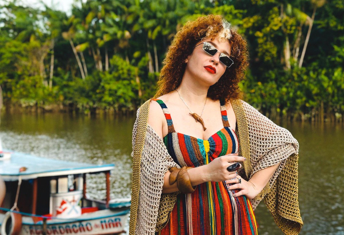 ailamusic's tweet photo. O Pará é um riqueza sem fim. E Onete é um amor antigo, dessa e de tantas outras vidas. Tô muito feliz de fazer parte desse momento histórico da vida de @donaonete ❤️🎥 a gravação do documentário sobre a sua trajetória, que chega logo mais nas telinhas, sob a direção de @minikerti https://t.co/d19r3N0oh9