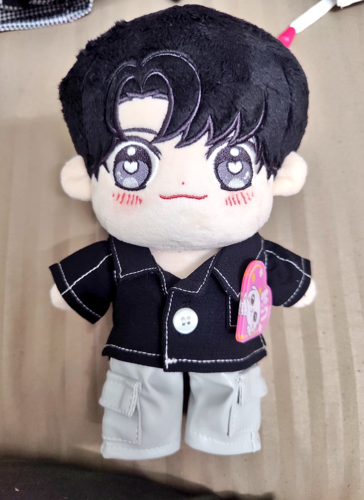 nehabindlish's tweet photo. The little guys have changed into their new attire and they feel all refreshed. Thank you @negacfashion for the cutest merch. I hope @Noeul_lee6 @itsMagenta_ @negacfashion will launch more cute collaborations in the future. 
#LaPrincedeChat #NoeulNuttarat #MagentaBoy #BoNoH https://t.co/0NOJWHjCIJ