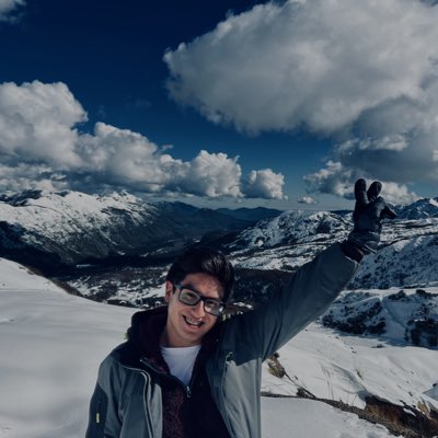 Hoysolofluyo's tweet photo. #NuevaFotoDePerfil https://t.co/9YsSTfclCd