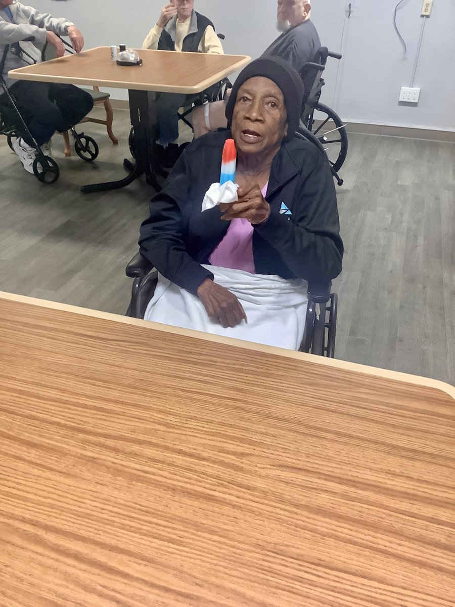 AzriaHealth's tweet image. Enjoying some refreshing @bombpops on July 4th at #AzriaHealthParkPlace! 🇺🇸

#AzriaHealth #BombPops #Popsicle #July4th