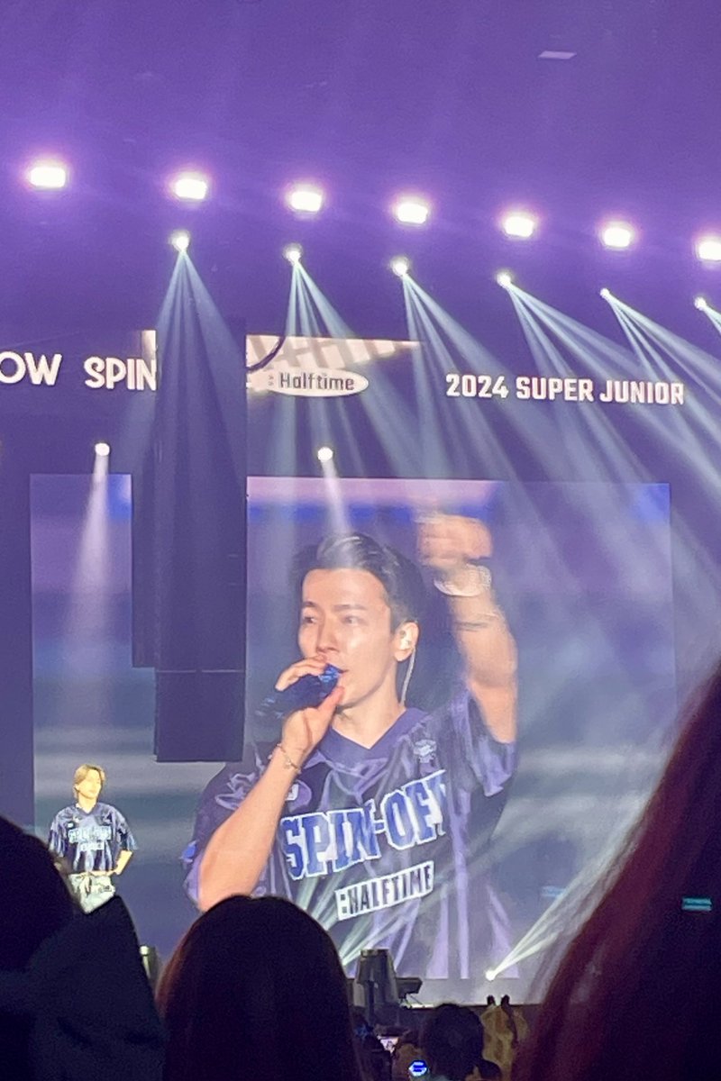 huy_m's tweet photo. It’s been agesss!!! 💙 #superjunior #SuperShow_Spinoff_Halftime thanks to @June256 @FuriiT 😘🥰 https://t.co/NBSX4LzTWs