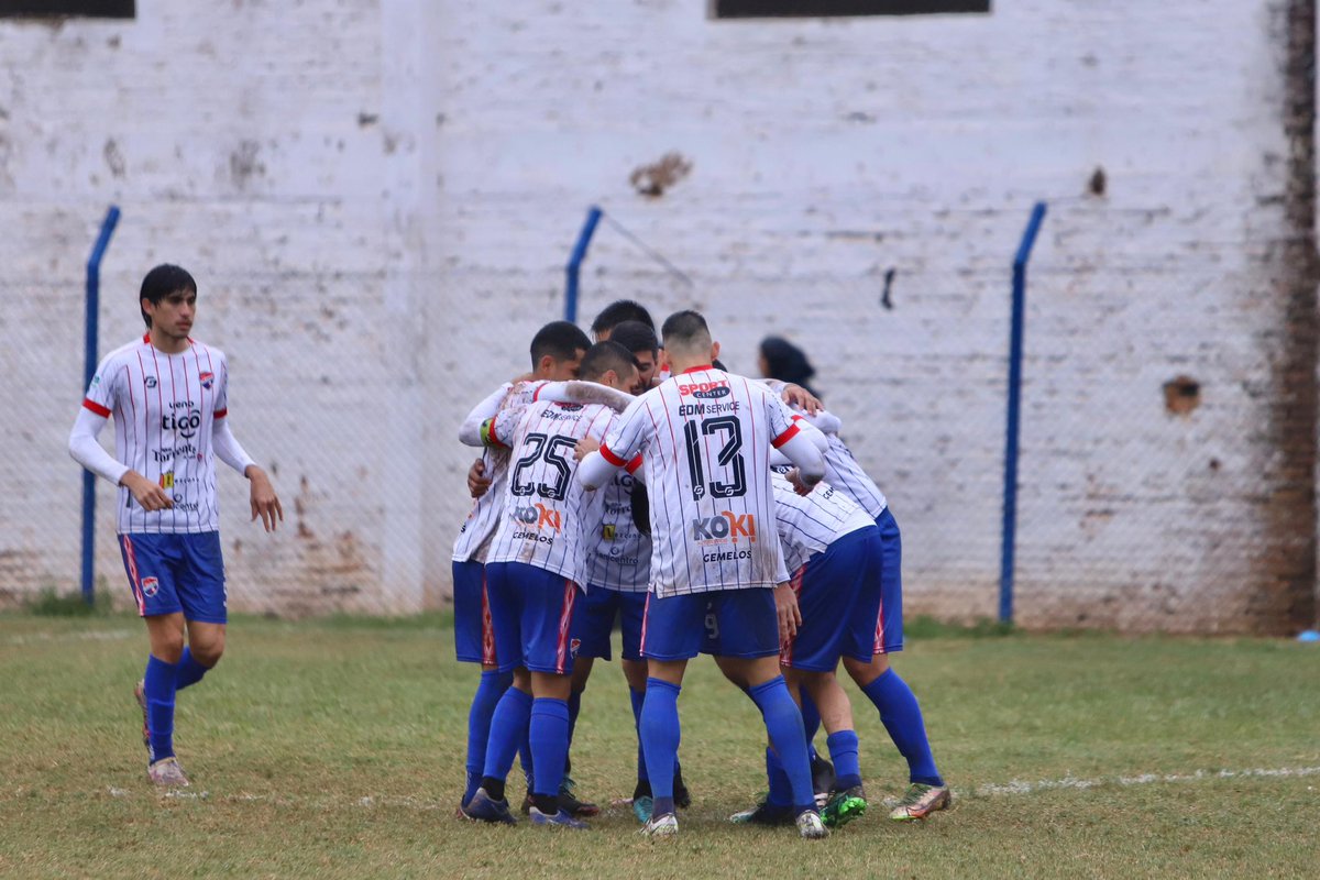 APFPrimeraB's tweet photo. ⏱️ 70’ 

➡️ #3DeNoviembre 4
➡️ #PdteHayes 0

🗓 Fecha 16. 

#APFPrimeraB ⚽️ https://t.co/Fku1RUHU4l
