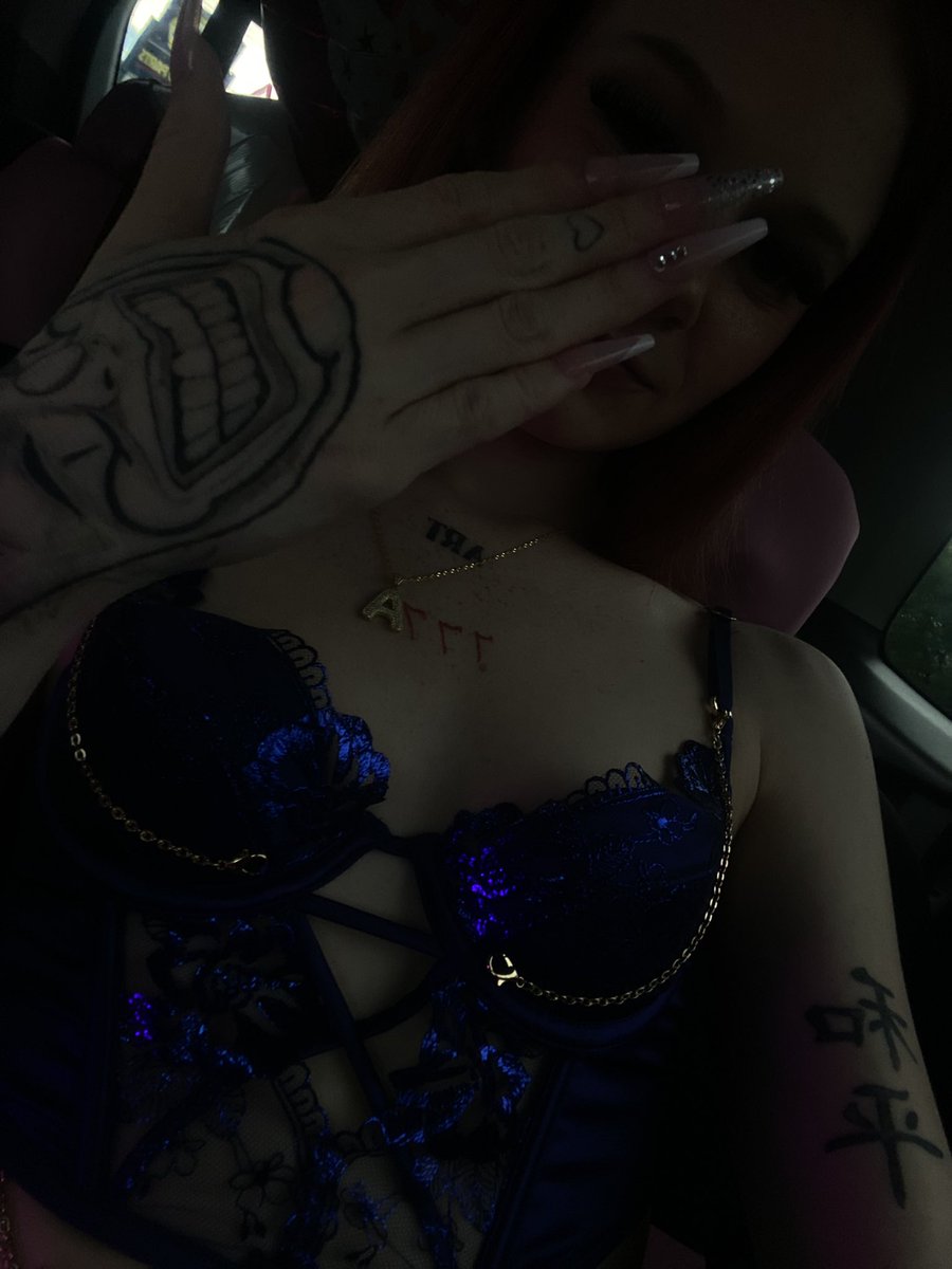 pytsno's tweet photo. Wanna have fun today ? Sunday fun day , text me on snap @ trusolitudee . Deals or regular bundles all day 😚😚🤲😝 #buyingcontnet #BUYINGCONTENT #SellingContent https://t.co/nrsgFsge6O