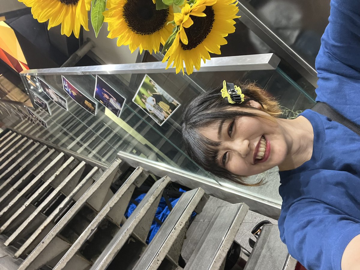 Kaito_Igarash1's tweet photo. すみません取り急ぎ、デビューライブありがとうございました！
たくさんの観測者に会えてめちゃくちゃ嬉しかったし楽しかった！です😫！
なんかざわついてたらしいけど怒ってないよ！目死んでごめん！デフォルト！w

まだまだまたネは続きます！
みる生誕とワンマンよろしくお願いします🥰！
#またネ ! https://t.co/nWSY2JQRHz