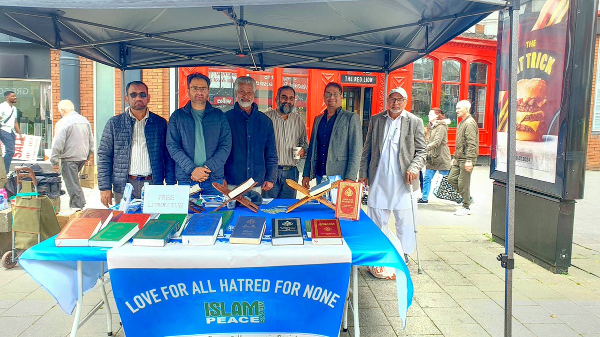 amea_wm's tweet photo. What a blessed day #today. #walsall has #Tabligh day today and have #distributed #leaflet #MessiahhasCome 
#Promissedmessiah
#Jesus #Messiah #WW3 #stopworldwar https://t.co/gHidYTOWC9
