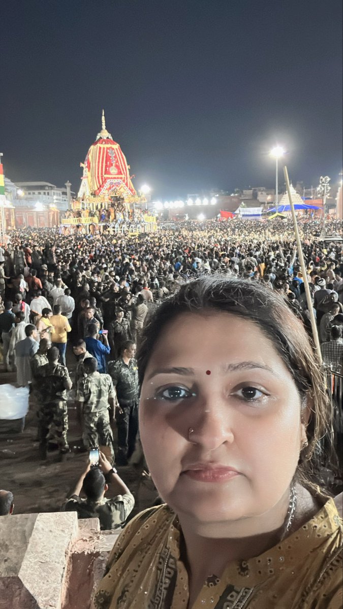 MamtaTripathi80's tweet image. उत्सव धर्मिता इस देश की आत्मा है। जय #जगन्नाथ महाप्रभु, आज प्रभु ने ये सौभाग्य दिया की हम भी इस पवित्र यात्रा का हिस्सा बना पाए 🙏🏻
#JagannathRathYatra #PuriDham
