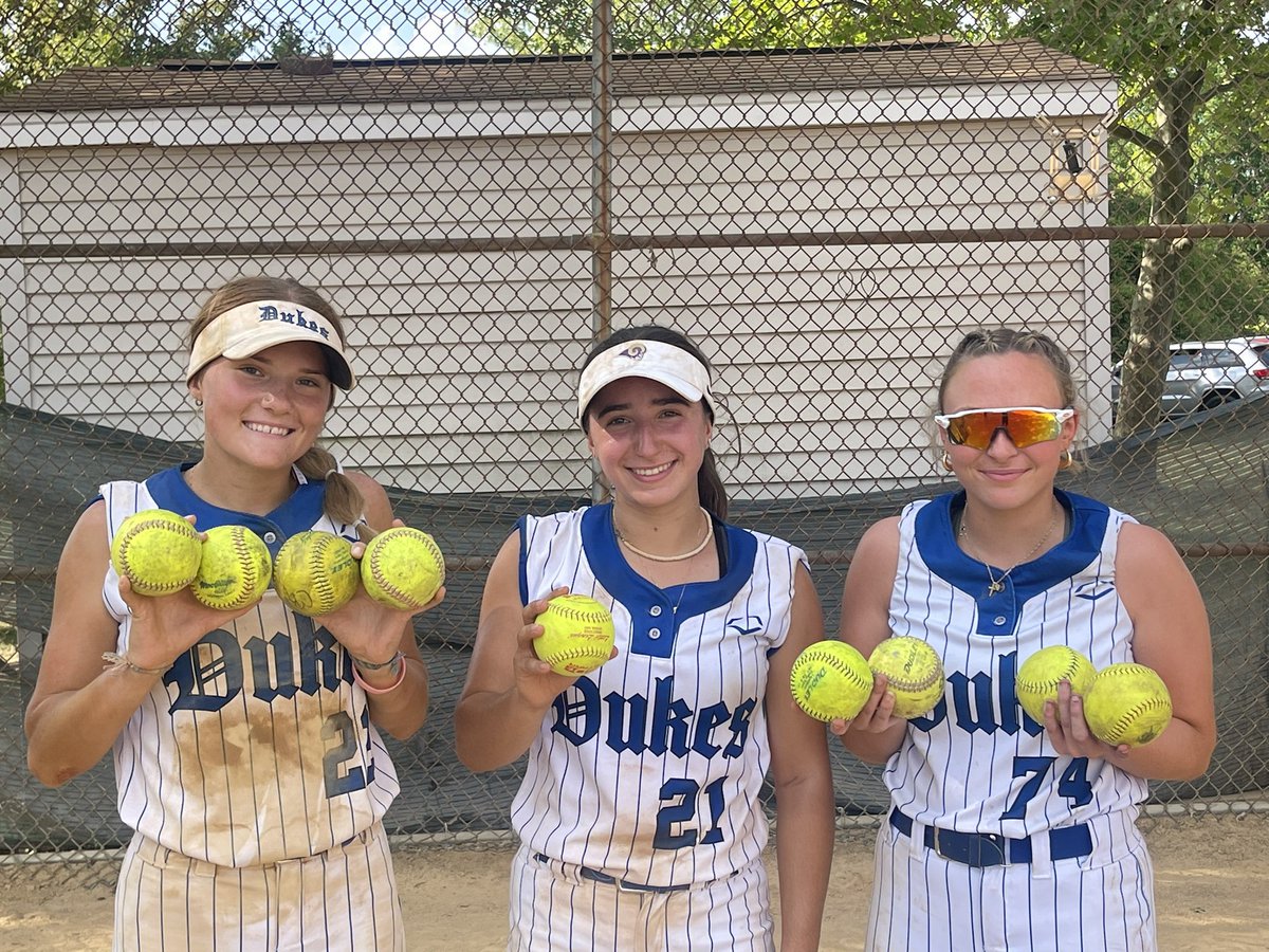 abigail_milazzo's tweet photo. Had a 💥 with my team at TNT! We went 5-1 with some amazing teamwork. My contributions, .706 w/4HR’s, 12 RBI’s and 7SB. Can’t wait for Stop DWI. Thank you to all the coaches who stopped by to see us play. @ladydukes_ny @MaristSoftball @kristinerb4 @alyssaagrupp @MasonSoftball https://t.co/2QrUQhp5YF
