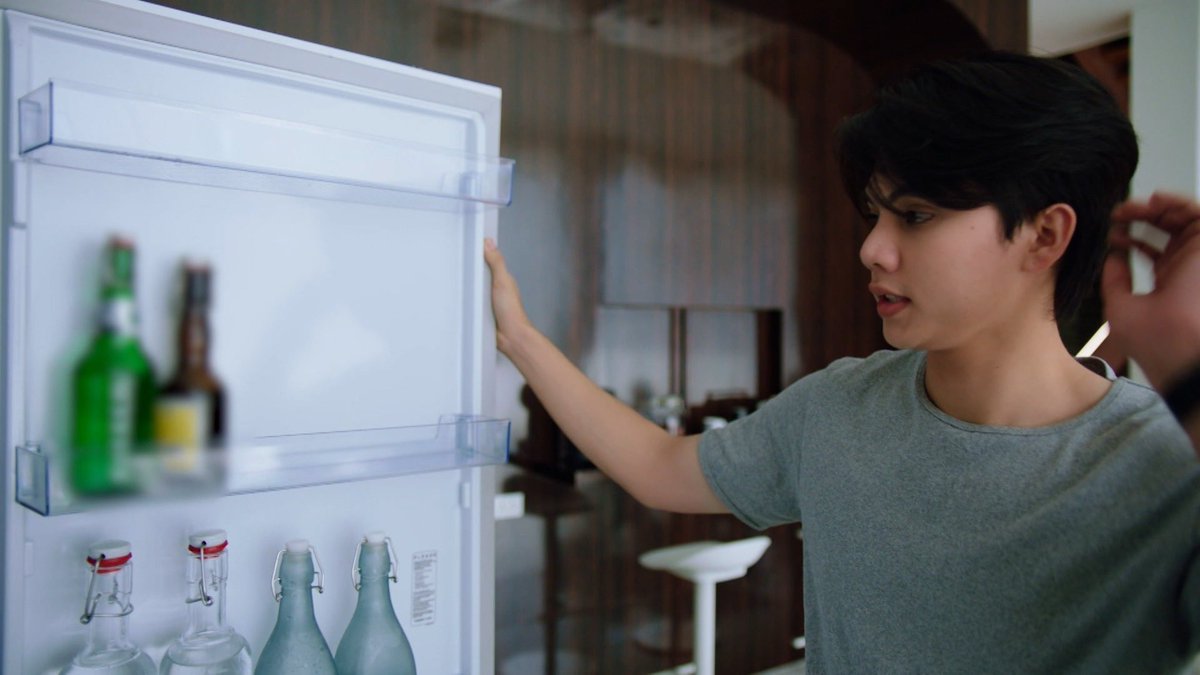 peatwasu's tweet photo. ฮันแน่ หาอะไรอยู่หนะ

FORTPEAT LoveSea EP5
#LoveSeaEP5 https://t.co/HoXKx2ETaI