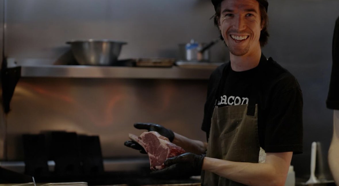 The kitchen has been whipping up some new yummy summery dishes we can’t wait for you to try. View the dinner menu at blackbelly.com to see what’s up! 

PS- Sunday BBQ &amp; live music 12-3 at <a href="/BbButcherCO/">BlackbellyButcher</a> 
📸 @patrickrios1