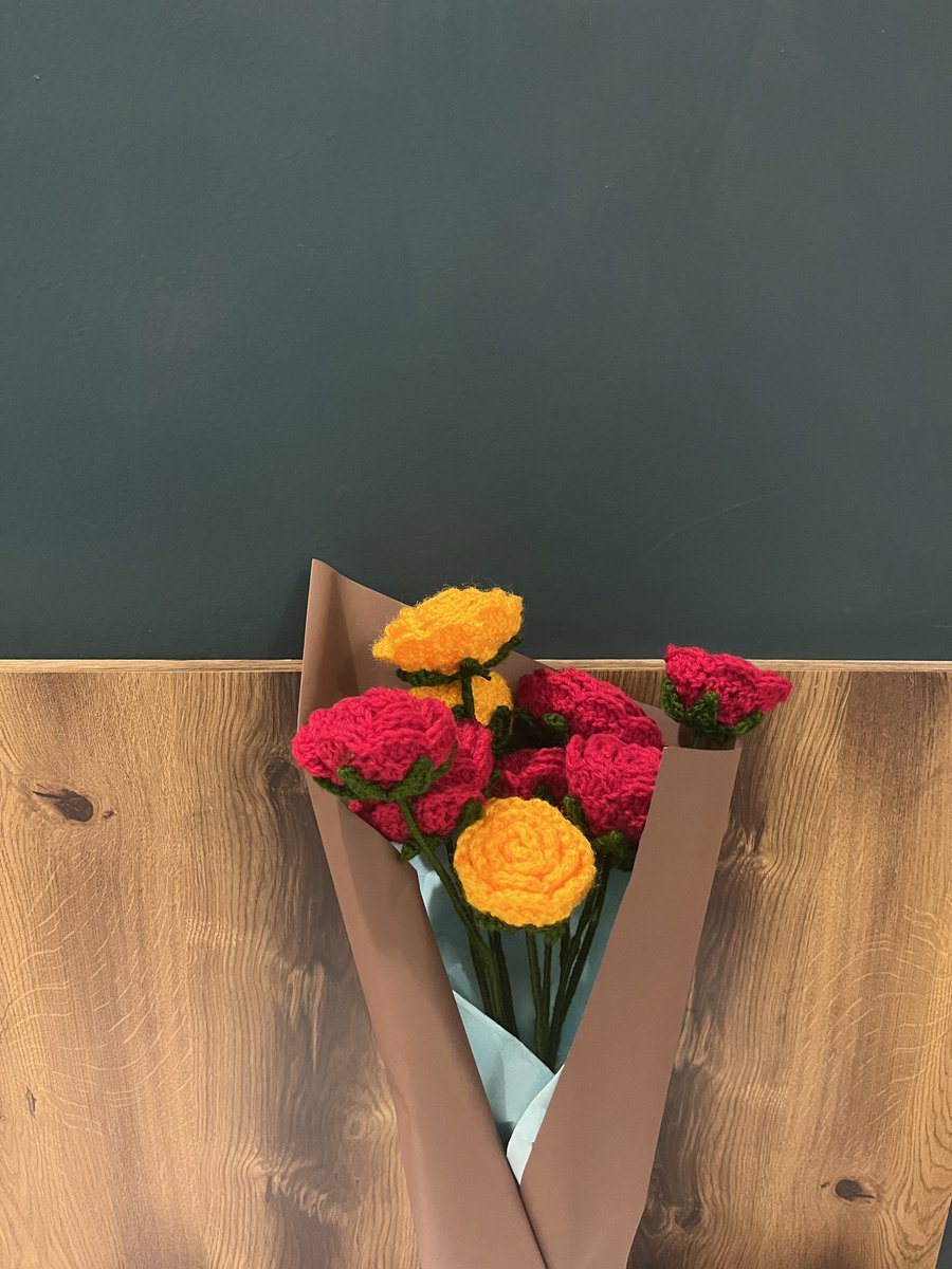 Brighten up your space with this charming crochet flower bouquet!   thoughtful gift for your loved ones.
Bouquet details -
• Total of 10 roses 
• 4 yellow roses 
• 6 red roses 
Can be customised