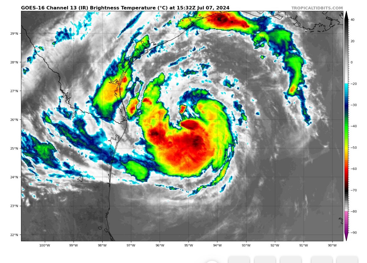 #Beryl continues to live on. 2nd to last <a href="/53rdWRS/">Hurricane Hunters</a> mission. Much better on satellite &amp; radar. SLP continues to deepen &amp; winds will most likely begin to increase during this mission. Wouldn’t be surprised to see it upgraded during this mission. #Texas