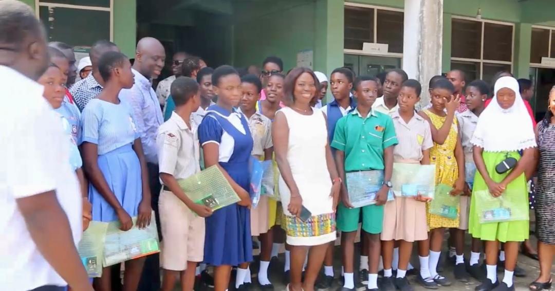 news_ghana's tweet photo. Effia NPP Candidate Supports BECE Candidates with Math Sets https://t.co/KKr315m0V8 #Education #BECEcandidates #candidate #EffiaNPP #MathSets https://t.co/5VLjW26fAI