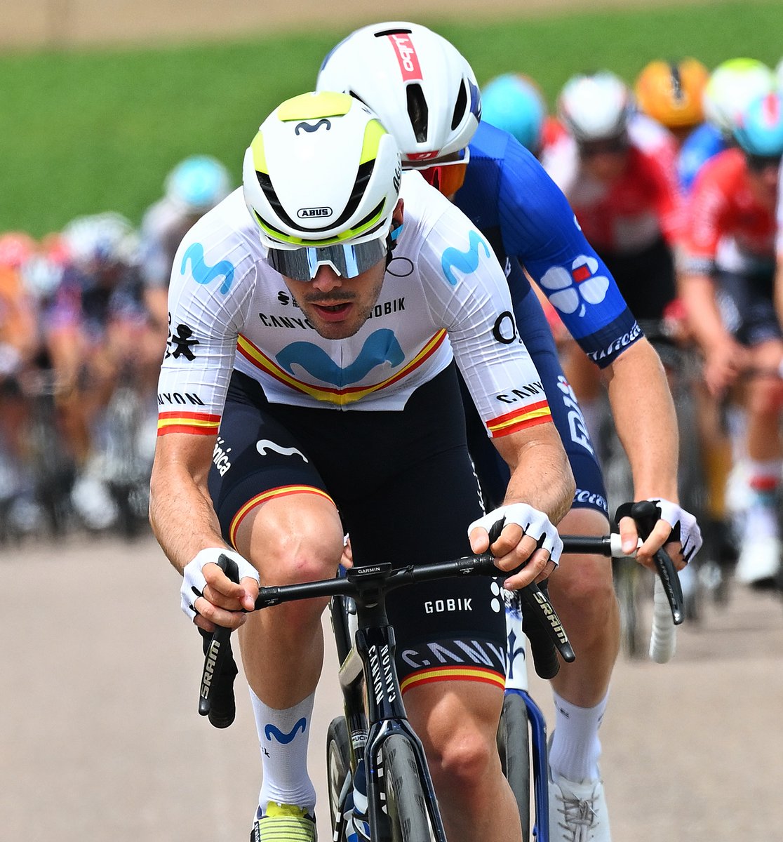 Movistar_Team's tweet photo. 🇫🇷🌪️ #TDF2024 

Anthony Turgis (TEN) gana una espectacular 9ª etapa en Troyes, sobre los tramos de tierra de @letour_es.

Maravilloso rendimiento de todo Movistar Team, con @aranburualex, 4º disputando el sprint, y un excepcional Javier Romo, 7º, ambos en fuga desde el km 50 junto a @LazkanoOier.

Orgullosos de nuestros chicos 💙🫂

📸 @GettySport