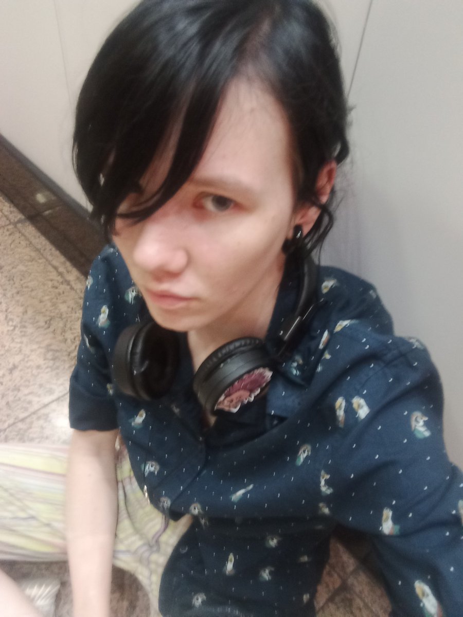 mayjustcant's tweet photo. мне неудобно на этот счет но я просто
я в ахуе

это я в январе 2023 года, через три месяца будет моя попытка самоубийства и как бы

блять, я тогда сам не замечал, но ЯСНО ЖЕ ВИДНО ЧТО ЧЕЛ В ПИЗДЕ 
серьезно

для сравнения прикрепляю своё фото сейчас, я не в лучшем виде НО https://t.co/xg6628Tj3A