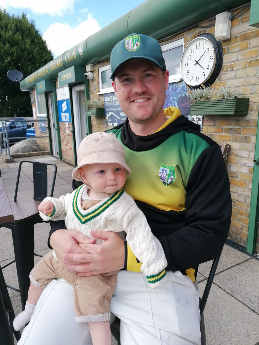chris300693's tweet photo. My lucky mascot and highlight after a very difficult few weeks. Top of the league with 17 league wins in a row! Looking forward to playing a game with him when he is older 🏏 https://t.co/JjPxDO1LjK