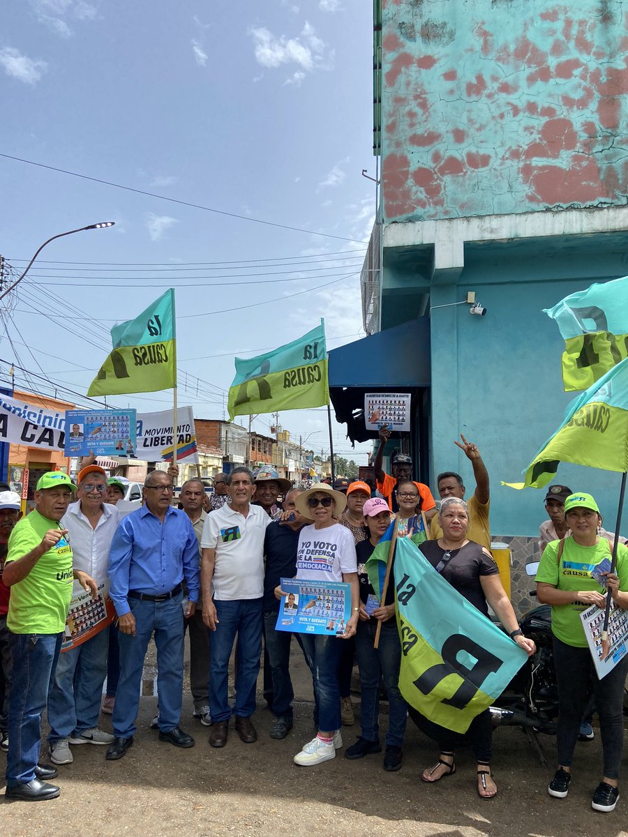 LaCausaRAnzoate's tweet photo. #6deJUL Todo el equipo de La Causa R Anzoátegui nos fuimos hasta Aragua de Barcelona para llevar nuestro mensaje.
¡Sin duda alguna nuestro pueblo está claro!
¡Edmundo para todo el mundo!🇻🇪
#HastaElFinal #lacausaesvenezuela #LCRanz https://t.co/TYTECmPTNv