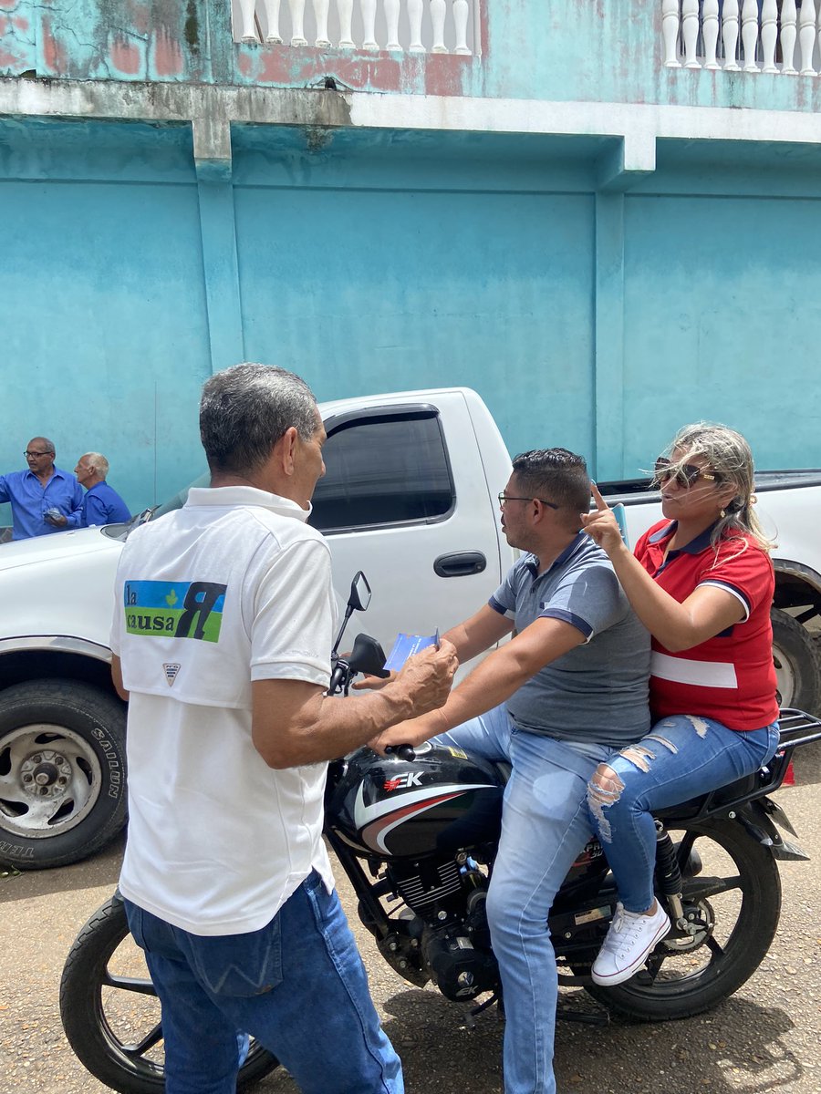 LaCausaRAnzoate's tweet photo. #6deJUL Todo el equipo de La Causa R Anzoátegui nos fuimos hasta Aragua de Barcelona para llevar nuestro mensaje.
¡Sin duda alguna nuestro pueblo está claro!
¡Edmundo para todo el mundo!🇻🇪
#HastaElFinal #lacausaesvenezuela #LCRanz https://t.co/TYTECmPTNv