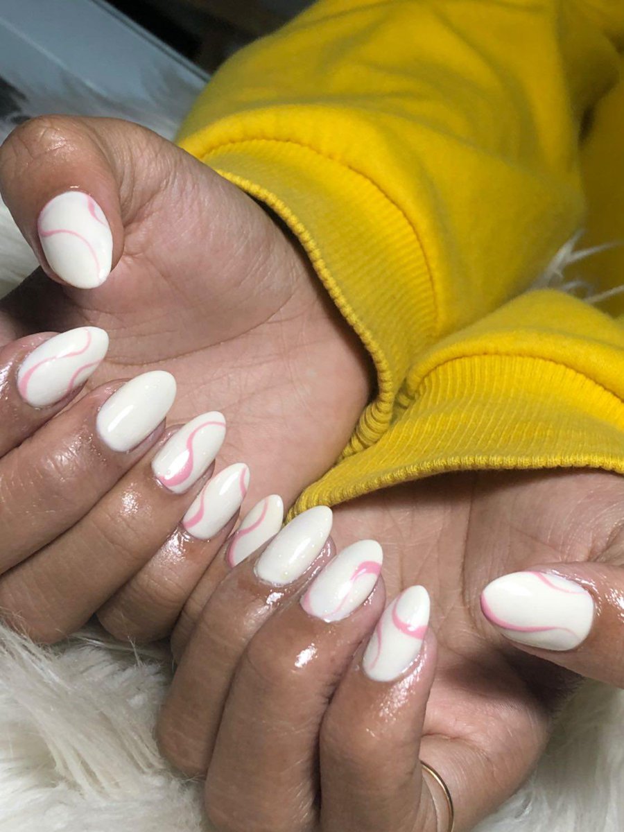 nzsiia's tweet photo. nails theory, i love being a woman. https://t.co/eoSHKUOkw2