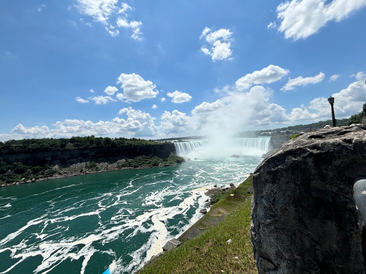 We are very excited for the FASEB Dynamics and Encoding <a href="/InSiDE_Seminar/">InSiDESignalingDynamics</a> meeting this week in Niagara Falls! First up: a quick trip across the boarder and of course, Tim Hortons.