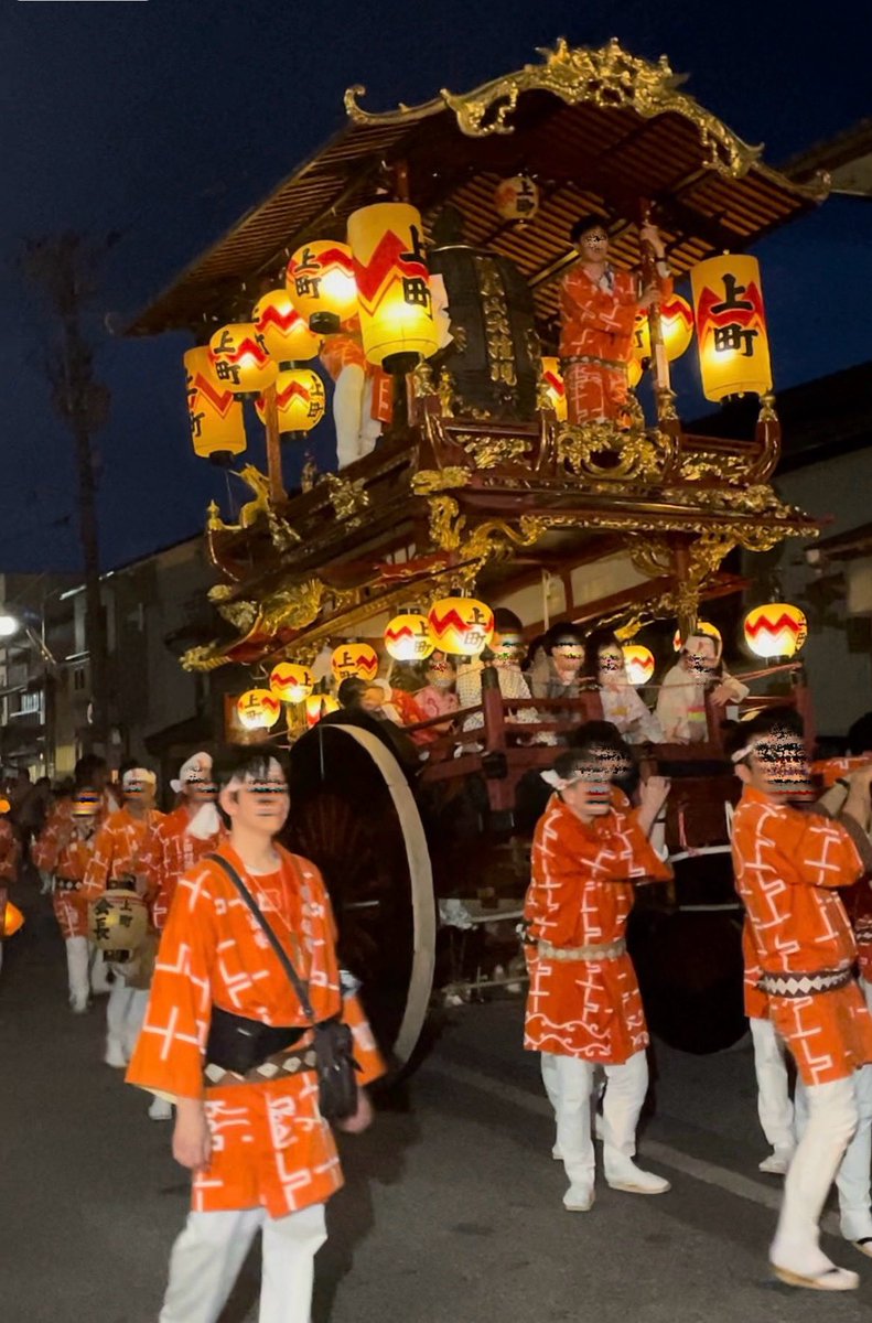 yoshi3101225's tweet photo. #村上大祭
陽が落ちてからの帰り屋台を #九重園 さんの店先で見送ってからteam321のお仲間さん達と打ち上げ🍺🍶
場所はいつもお馴染みの #Dayis さん✨
今年初の生岩牡蛎は最高でした🦪
今回も村上の方々の温かさに触れて最高の1日になりました😊
本間日陽×6
#本間日陽
#カフェアンドダイニングデイズ https://t.co/UXG00XGC3b