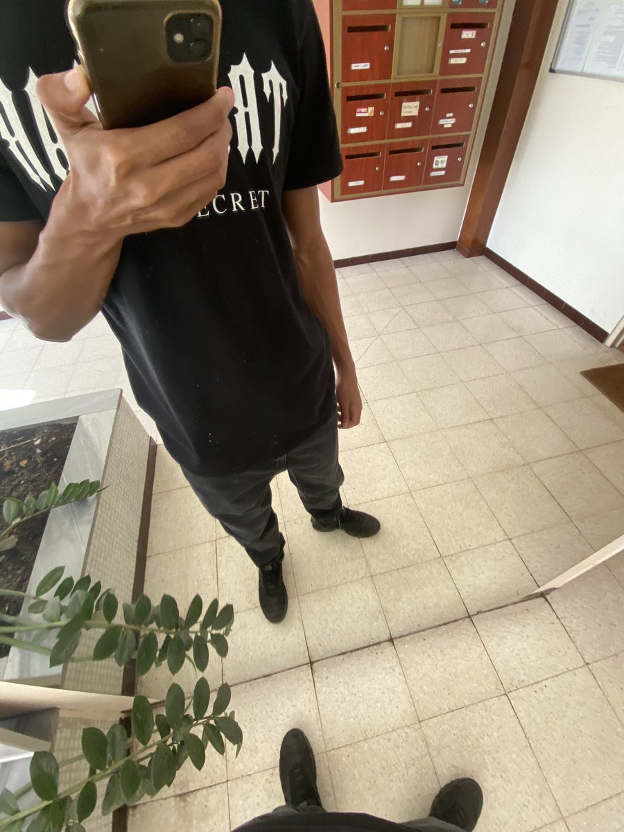 parIecash's tweet photo. le vote va compter x100 #swag #tenebreux https://t.co/zqSmJNFmoB