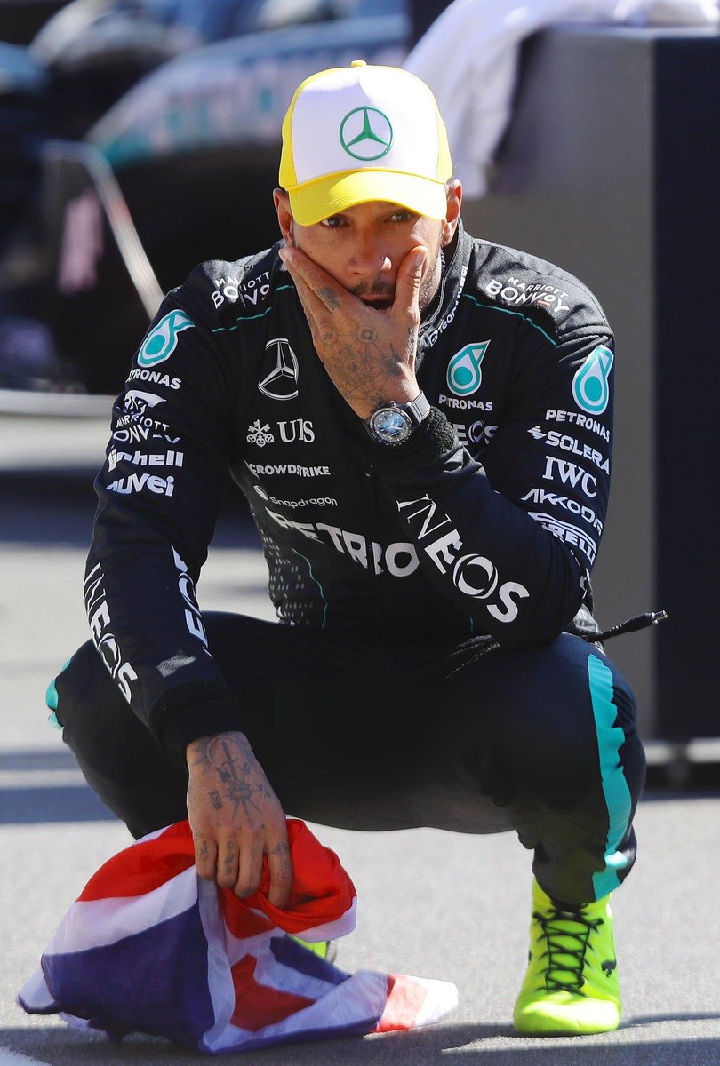 SirLewisUpdates's tweet image. Taking it in.