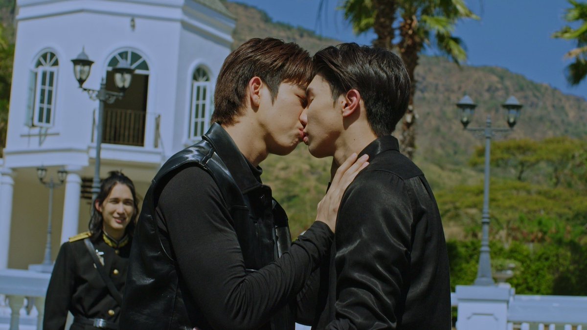 dejdirector's tweet photo. จบไปแล้วนะ ขอบคุณทุกคนทุกการติดตามดูจนจบนะจ๊ะ ทุกคำติชมคือกำลังใจของพวกเรา และจะนำไปรับปรุงในเรื่องต่อๆ ไป หวังว่าจะยังติดตามผลงานและให้กำลังใจกันต่อไปนะจ๊ะ ขอบคุณจากใจจริงๆ ค่ะ  🙏🙏🙏🥰🥰🥰
 #แวมไพร์ไวน์แดงตอนจบ https://t.co/d540t3UNB8