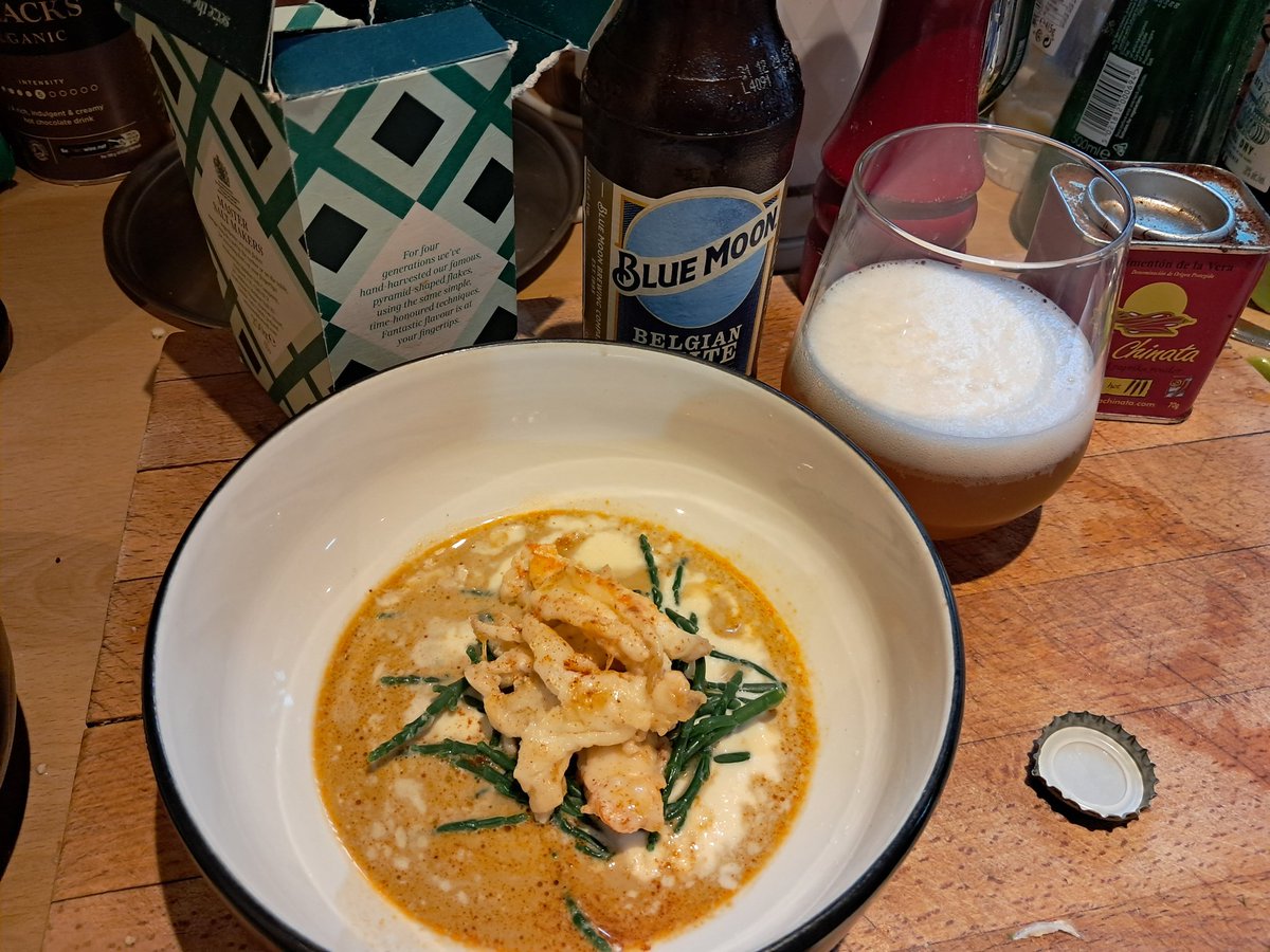 Cornercotcook's tweet image. Langoustines on a bed of pureed cauliflower and samphire with langoustine bisque. Served with @BlueMoonBrewCo Recipe and tasting notes on cornercottagekitchen.blogspot.com