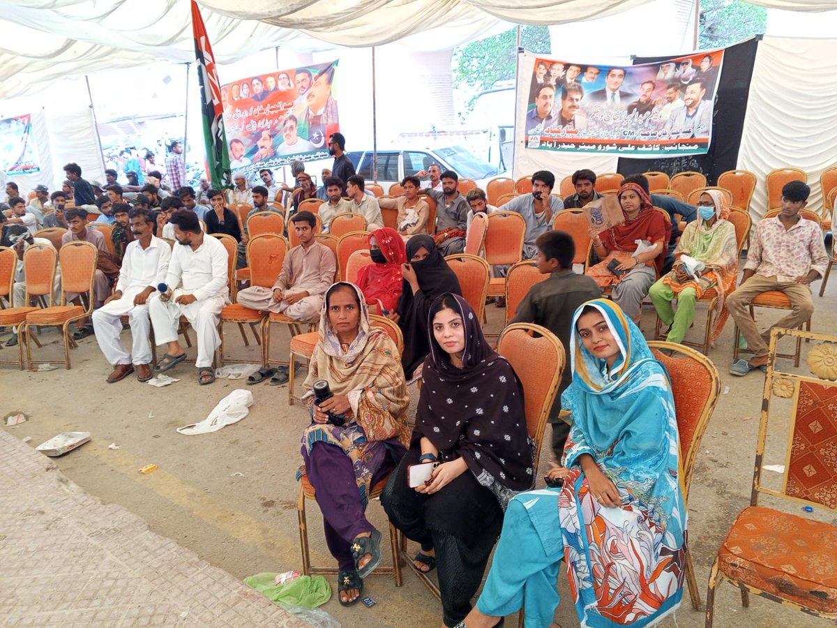 humia_naqvi's tweet photo. In celebration of former Member Provincial Assembly Sindh Abdul Jabbar Khan becoming Special Assistant to Chief Minister Sindh PPP  members, workers, WAPDA Hydro Union Pakistan, business community and people of Hyd took part in a rally from Wadhu Wah Gate to Hyderabad Press Club. https://t.co/fEt2EoiE2Z