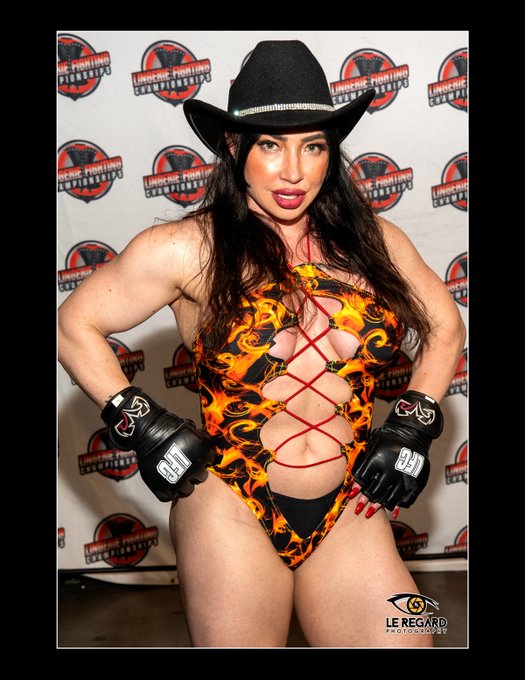 🔥LFC40 IS NOW LIVE &amp; AVAILABLE TO WATCH https://t.co/T2JrTLmdzy COUPON CODE: BRANDI  CHECK OUT THE MATCH